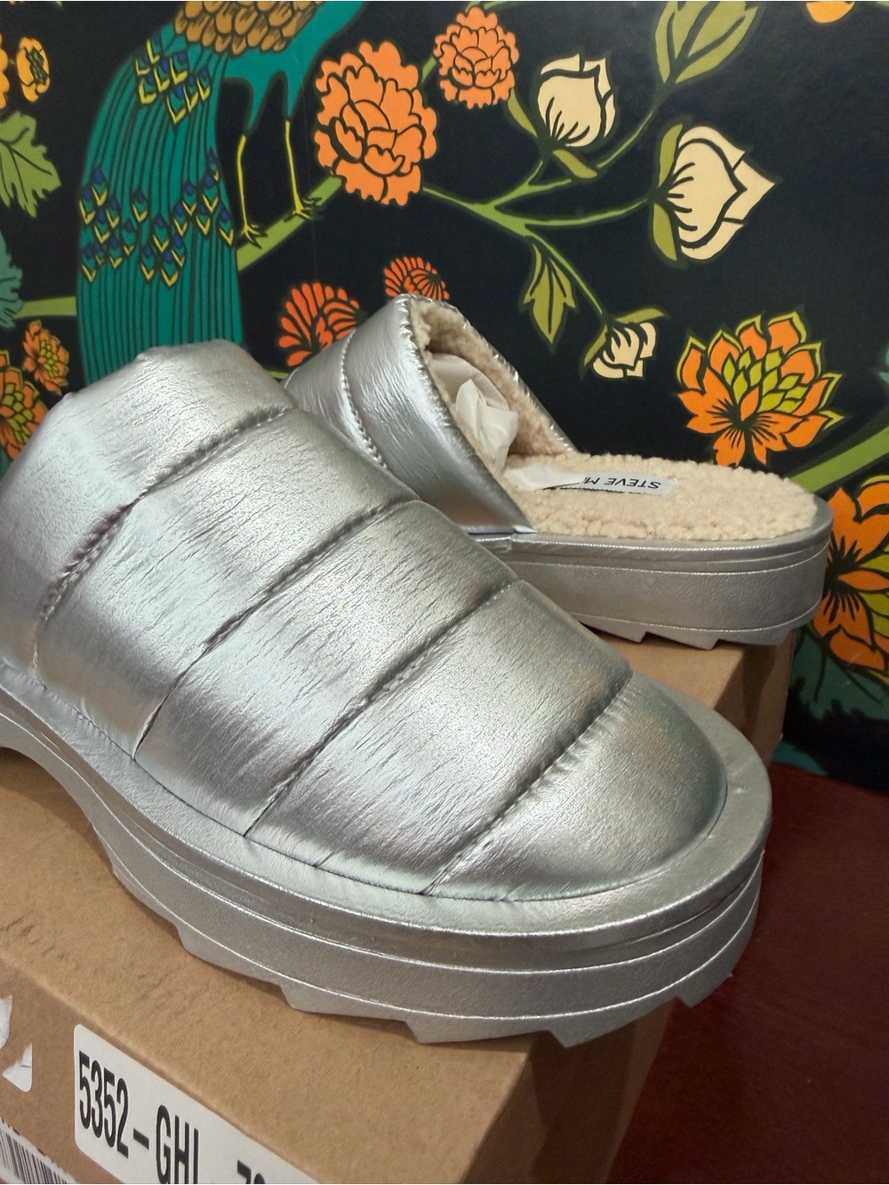 Steve Madden Chex Silver Metallic Puffer Platform Slides Size 6 - Picture 6 of 9